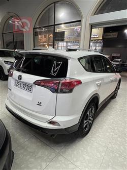 تۆیۆتا ڕاڤ 4